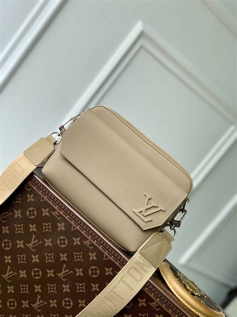 louis vuitton fastline messenger bags